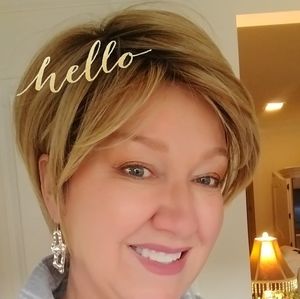 Meet your Posher, Cyndia